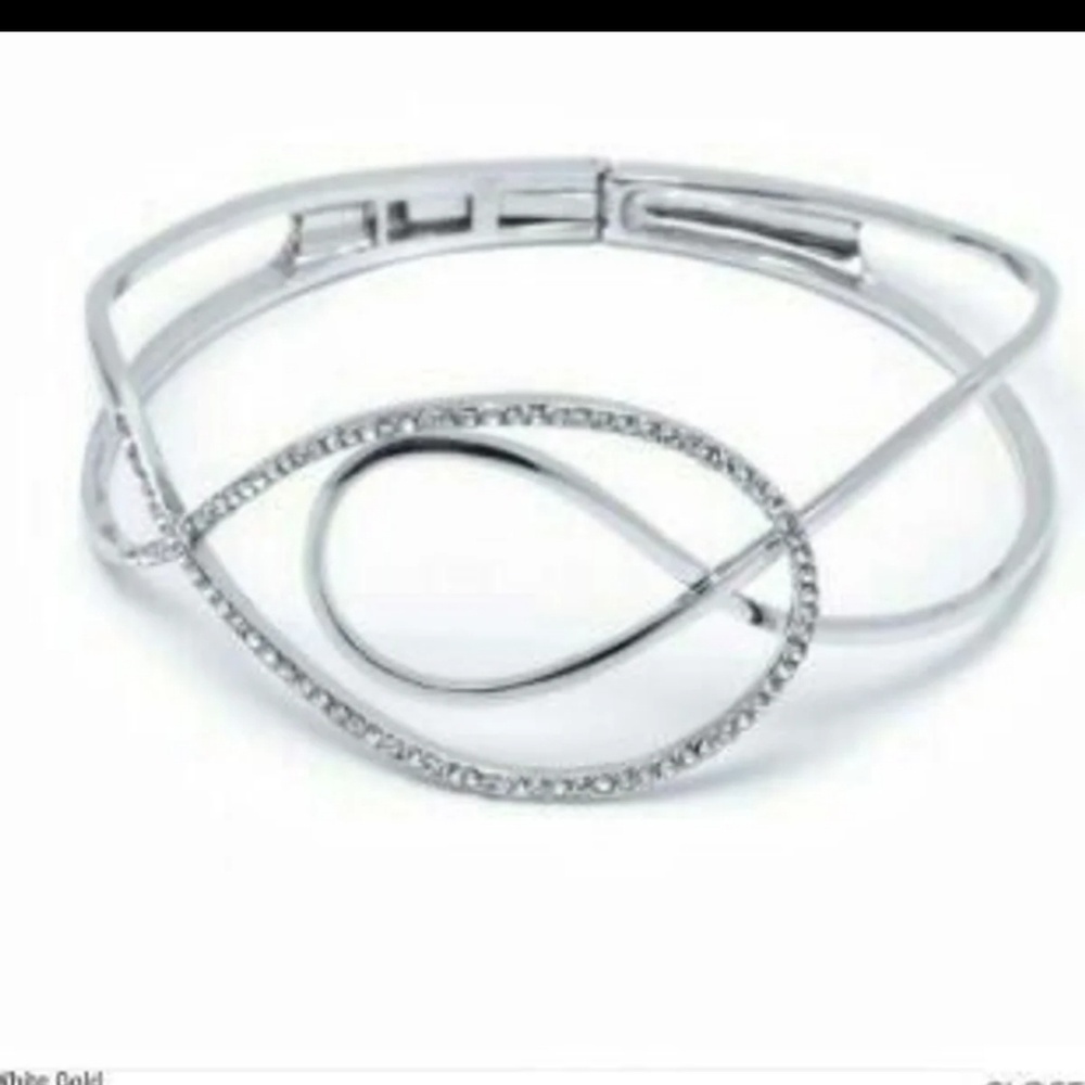 Sevil Italian design swirl bangle